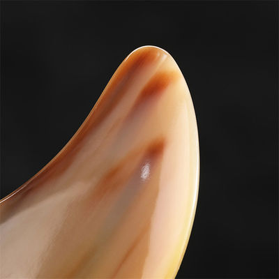 Beauté du visage Gua Sha Outil Taureau Corne Carrelage en forme de cœur pour les soins de la peau du corps et le bâton d'acupuncture