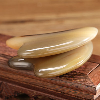 Beauté du visage Gua Sha Outil Taureau Corne Carrelage en forme de cœur pour les soins de la peau du corps et le bâton d'acupuncture