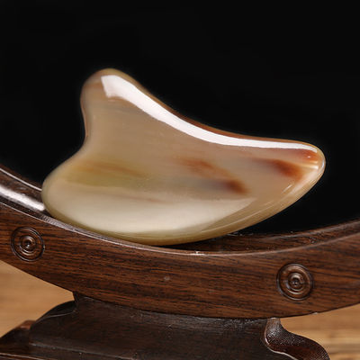Beauté du visage Gua Sha Outil Taureau Corne Carrelage en forme de cœur pour les soins de la peau du corps et le bâton d'acupuncture
