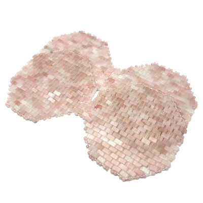 Découvrez les pouvoirs curatifs du quartz rose avec ce masque de massage corporel