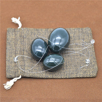 Des œufs de Yoni en jade vert gravés en néphrite Des œufs de jade pour l'exercice vaginal