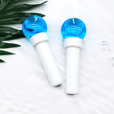 Des globes de glace personnalisables pour le soin de la peau du visage 360 rouleaux de refroidissement rotatifs pour les soins de la peau quotidiens