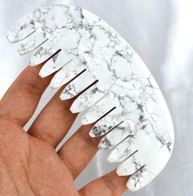 Réduisez la tension du cuir chevelu sans effort avec les outils de peigne de cheveux Gua Sha