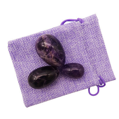 Type de sculpture en pierre précieuse Améthyste naturel Ensemble d'œufs en cristal de 3 PCS Encrés à la main Kegel Jade œufs pour les femmes