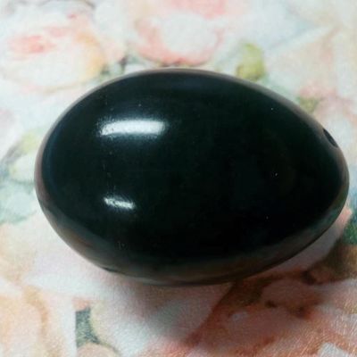 Des perles de cristal en vrac, du matériel de néphrite verte, de jade, des œufs de Yoni pour renforcer et resserrer le vagin