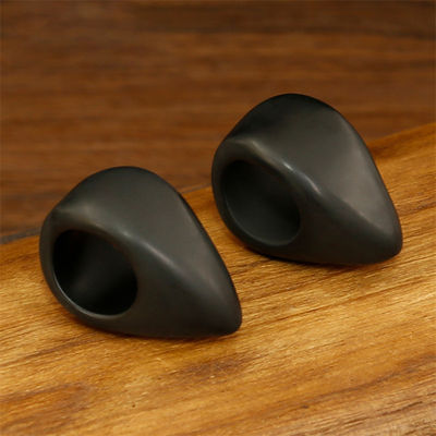 Natural Black Bian Stone Gua Sha Massage Ring pour tout le corps Massage manuel à l'acupuncteur Massage à la main et au pied