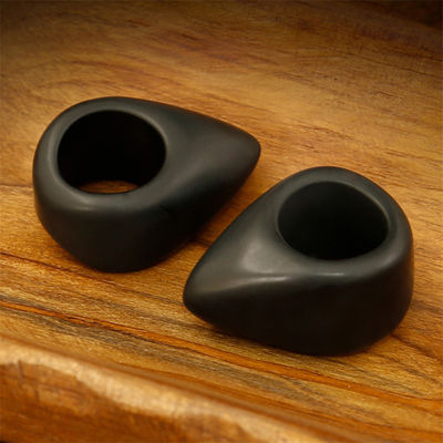 Natural Black Bian Stone Gua Sha Massage Ring pour tout le corps Massage manuel à l'acupuncteur Massage à la main et au pied