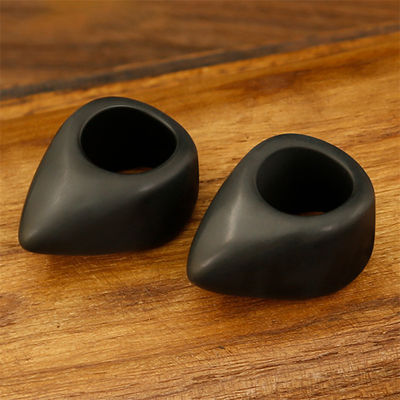 Natural Black Bian Stone Gua Sha Massage Ring pour tout le corps Massage manuel à l'acupuncteur Massage à la main et au pied
