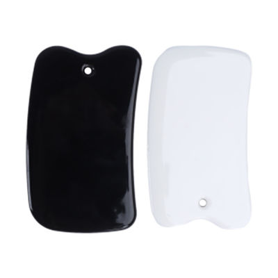 Une planche à gratter en verre noir en céramique est la solution idéale pour le massage du visage, le relâchement du myofacial et la relaxation du fascia.