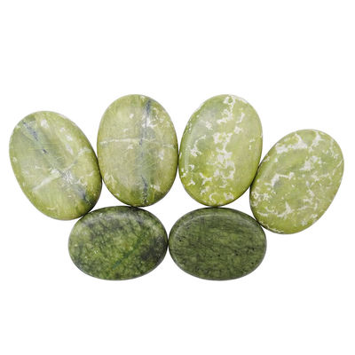 Des pierres chaudes naturelles à la guérison au Jade Xiuyan pour un massage professionnel et une relaxation au spa.