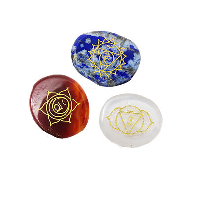 Sept pierres de chakra Reiki ensemble de cristaux de guérison gravés symboles pour la transformation spirituelle