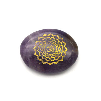 La pierre de chakra de l'améthyste est composée de 7 couleurs pour une énergie mixte.