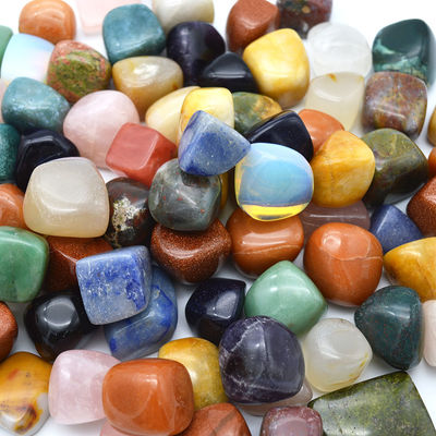 Caractéristique régionale Pièces en lapis-lazuli en vrac pour la guérison naturelle des cristaux