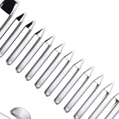 Logo personnalisé disponibled en argent en acier inoxydable cuir chevelu massage métallique peigne Gua Sha pour 2024 outils de massage