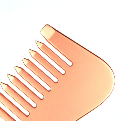 Logo personnalisé disponibled en argent en acier inoxydable cuir chevelu massage métallique peigne Gua Sha pour 2024 outils de massage