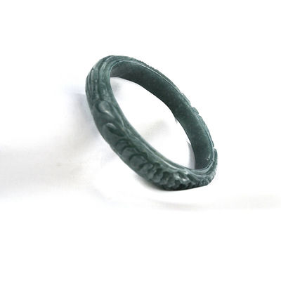Des bracelets de jade naturels sculptés et poli pour les femmes