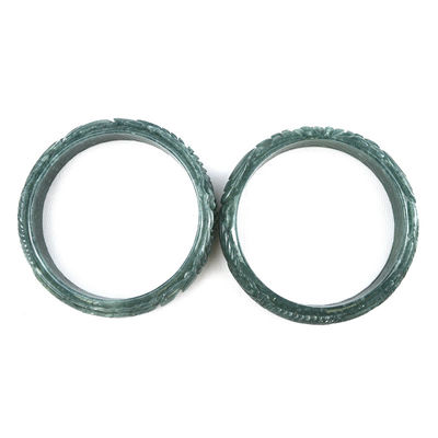 Des bracelets de jade naturels sculptés et poli pour les femmes