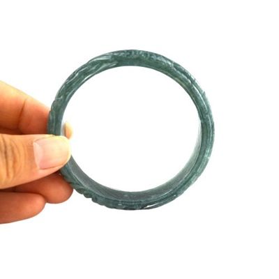 Des bracelets de jade naturels sculptés et poli pour les femmes