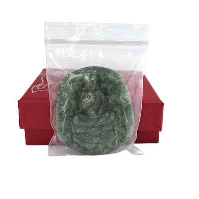 Jade Émeraude Immortel Bodhisattva Dragon Pendentif Collier Ornements Figure traditionnelle chinoise avec une caractéristique régionale