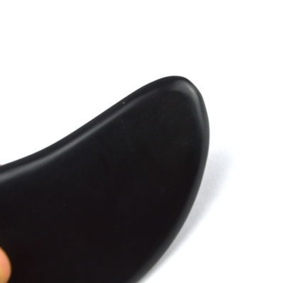2024 Pierre Bian Noire Forme de cœur Outil de massage Gua Sha Disponible Logo Massageur pour le spa Méditation relaxante