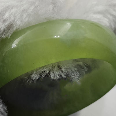 Caractéristique régionale pierre précieuse naturelle vert Xiuyan Jade Bracelet pour la mode Boutique bijoux Lady Bracelets