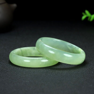Caractéristique régionale pierre précieuse naturelle vert Xiuyan Jade Bracelet pour la mode Boutique bijoux Lady Bracelets