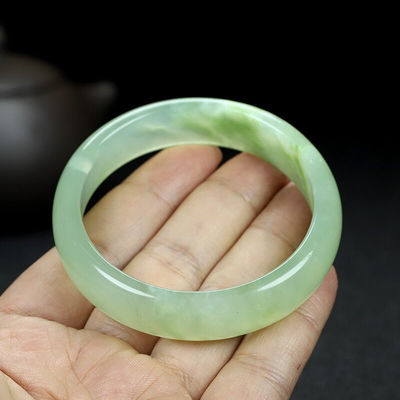 Caractéristique régionale pierre précieuse naturelle vert Xiuyan Jade Bracelet pour la mode Boutique bijoux Lady Bracelets