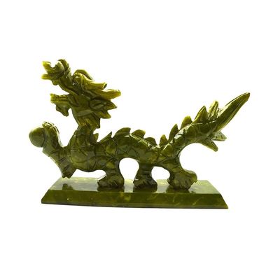 Dragons en jade chinois vert naturel gravés dans le style Feng Shui pour les pièces décoratives