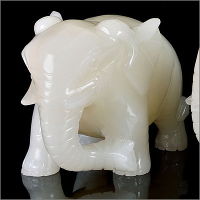 Caractéristique régionale Afrique Statue d'éléphant de jade blanc Feng Shui pour les amoureux des animaux