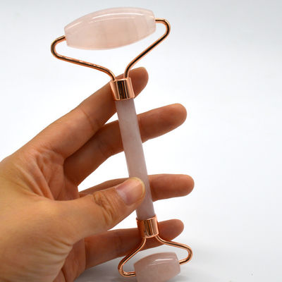 Logo personnalisé Disponibled Rose Gold Jade Roller pour les soins de la peau du visage 100% double tête Rose Quartz naturel Roller Facial Face Slimming