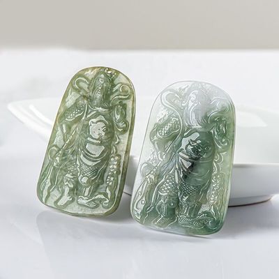 2024 Jadeite Guan Yin Pendentif de la Miséricorde Bouddhisme Troupes courageuses Collier de mode bijoux pour femme gravure type de sculpture