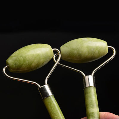 Donnez à votre peau l'amour qu'elle mérite avec notre rouleau de massage du visage et le Jade Xiuyan authentique