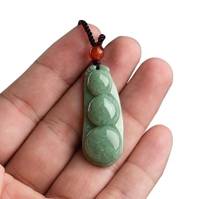 Caractéristique régionale Pendentif de jade vert naturel pour les femmes Les quatre saisons des haricots apportent chance Prospérité et amour