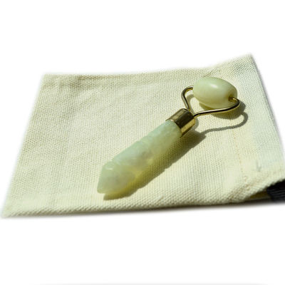 Ruloir facial en pierre de jade argentée pour les yeux et le visage Massage anti-âge Ruloir facial en jade vert naturel Massageur facial 110 * 55mm