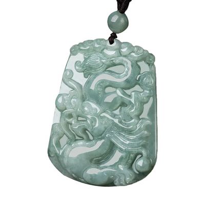 Collier de pendentif de conception unique avec le jade chinois traditionnel fait à la main volant Lucky Dragon Jadeite