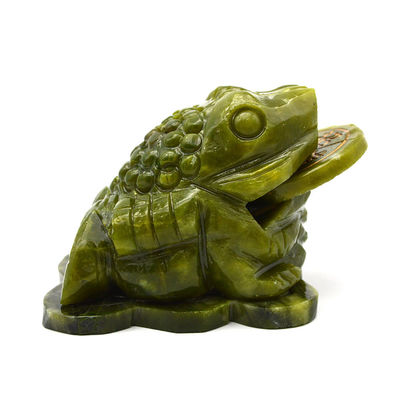 La sculpture de crapauds de jade vert pour la prospérité financière dans le fengshui