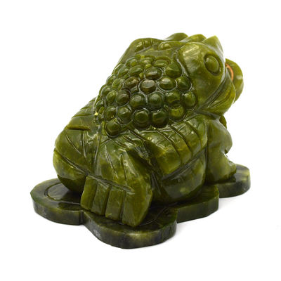 La sculpture de crapauds de jade vert pour la prospérité financière dans le fengshui