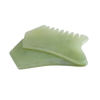 Un peigne de jade Xiuyan 100% naturel pour le soin du cuir chevelu.