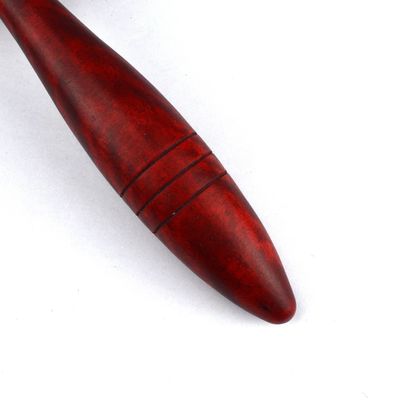 Rouleau de massage en bois rouge ou jaune pour la thérapie du visage et le traitement des rides
