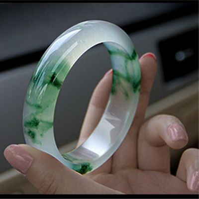 OEM/ODM Acceptable Décoration de bijoux Jade naturel Ice Jade Bracelet Émeraude Verte Femmes Jade Crystal Stone Bracelet