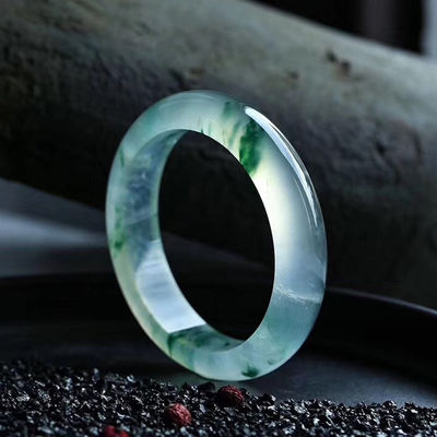 OEM/ODM Acceptable Décoration de bijoux Jade naturel Ice Jade Bracelet Émeraude Verte Femmes Jade Crystal Stone Bracelet