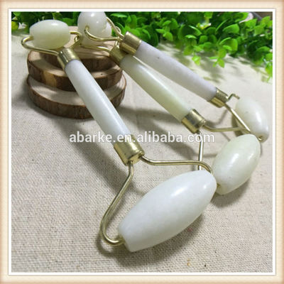 Massageur de visage naturel en jade blanc Le complément parfait à votre routine de soins de la peau