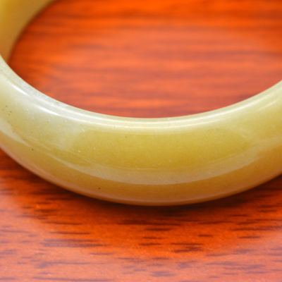 Découvrez la beauté naturelle des bracelets de jade pour femmes pour soulager la fatigue et déboucher les muscles Thème Feng Shui