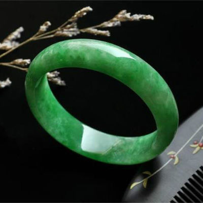 Des pierres de cristal glacées émeraude vert jade bracelet OEM ODM accepté