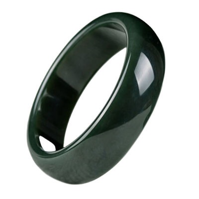 Bracelet en néphrite vert de jade hétéen fait à la main en style folklorique 54-65 mm avec un design naturel unique