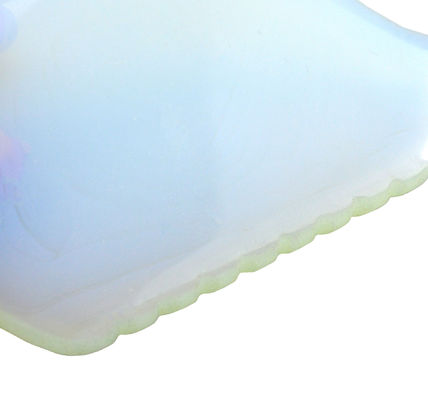 Produit de grattage de Guasha pour les soins de la peau en opalite 2024 Plaque de Gua Sha en pierre d'opale pour les soins de santé du visage et l'outil de massage du visage