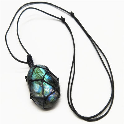 Collier en pierre de lune avec pendentif en jade sculpté à la main en tricot et en design Pendentifs de charme lunaire
