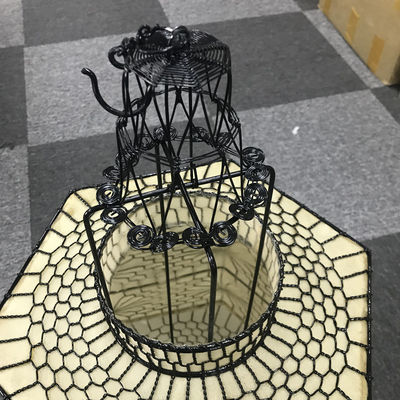 Antiques lanternes en fil de fer blanc fabriquées en Chine Le mélange parfait de tradition et de style
