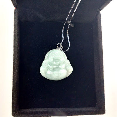 Caractéristique régionale Jadeite Jade Pendant Statue de Bouddha Collier de style traditionnel chinois