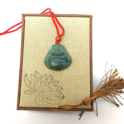 Caractéristique régionale Collier de Bouddha en jade poli avec certificat